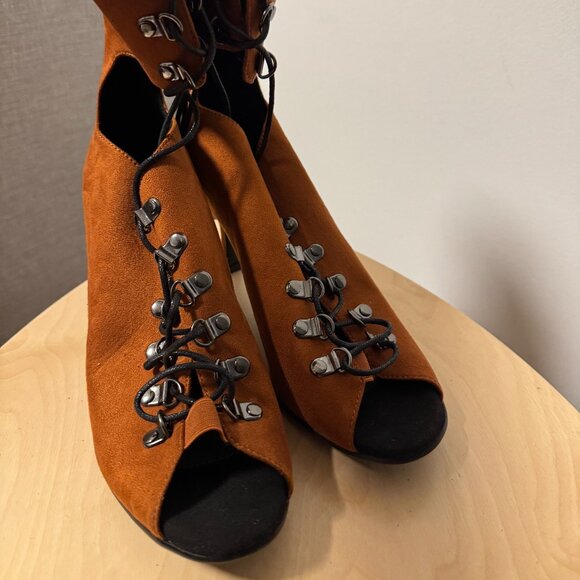 Yami Dance Shoe - Amanda Brown Heel Size 9 / 3in Flared Heel - Picture 4 of 7